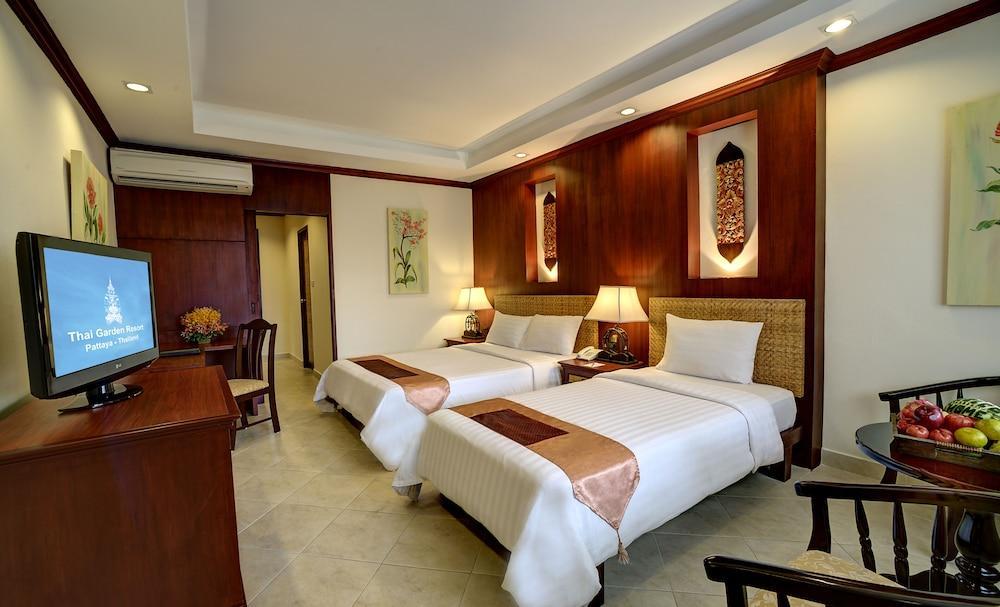 Thai Garden Resort Патая Екстериор снимка