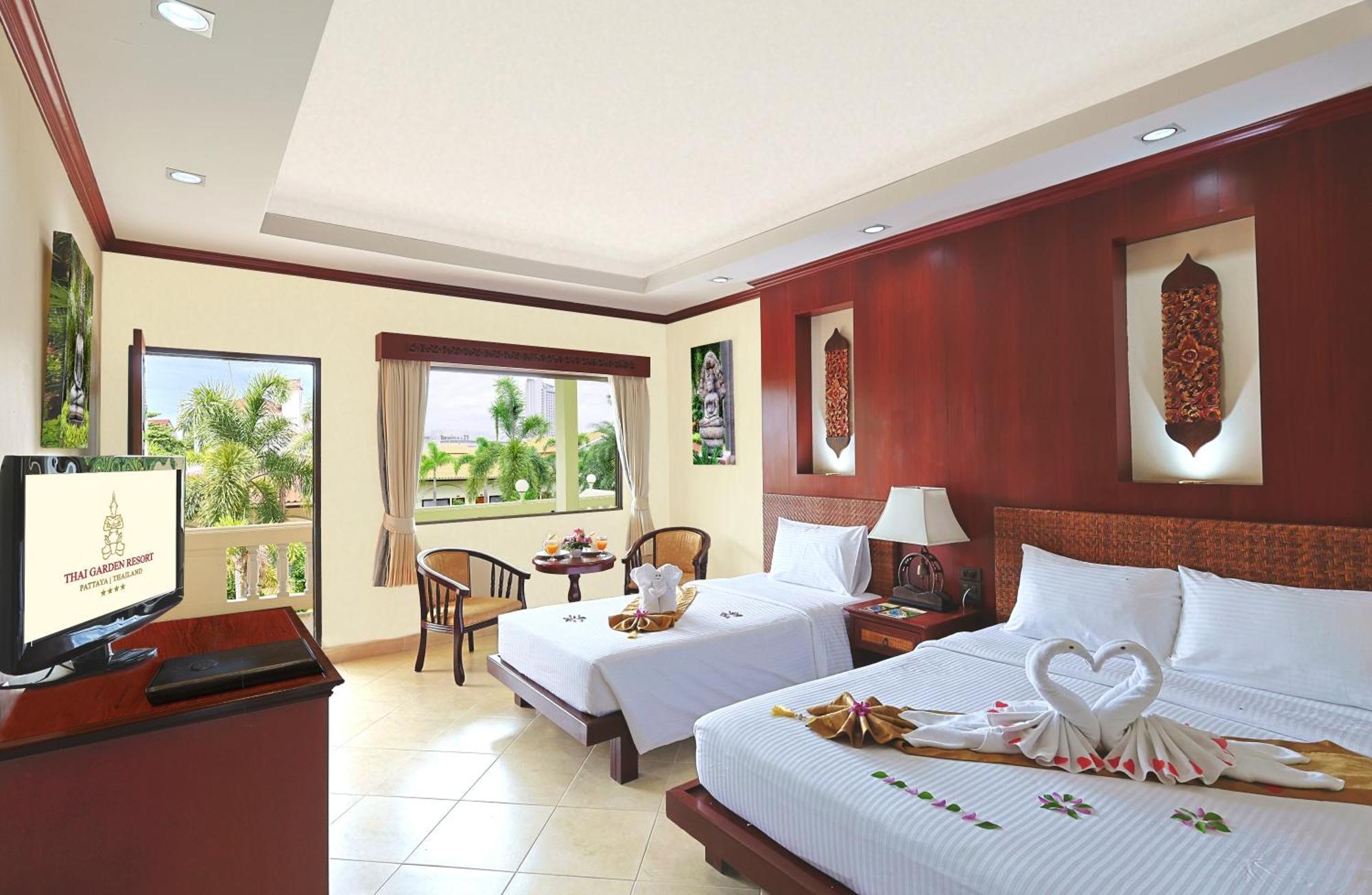 Thai Garden Resort Патая Екстериор снимка